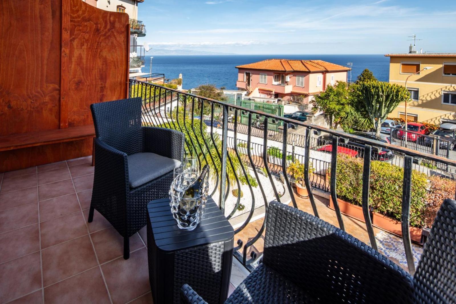 Suite Apartment Taormina Bagian luar foto